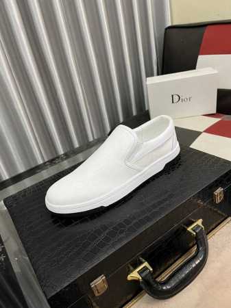 出厂价 Dior 迪奥 新款低帮高端精品，男士时尚休闲鞋，颇具特色，鞋面进口柔软牛皮+印花面料，一展设计格调，羊皮内里,鞋垫，脚感柔软舒适，原版耐磨专用大底！S - 点击图像关闭