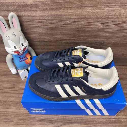 顶级版本Adidas Originals Samba 德训低帮板鞋情侣款 深蓝白 货号: Id2056 包装:全套得物配件毒盒配纯棉袜子一副。 码数:36 36