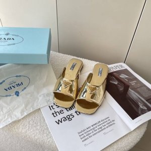 出厂 Prada 普拉达 2025顶级专柜 新款限定 官网上新 独家首发 普拉达 Prada 25S早春乱 宽嘴平底拖 Prada拖鞋 Prada 潮鞋 Pra