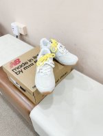 已认证 Miumi* X New Balanc联名款Nb运动鞋 Miu Mi*大秀上爆出的这双与New Balanc*联名款运动 球鞋 后全球各大代购官网火爆上