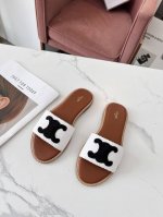 CELINE 赛琳 2024春夏新品半拖鞋鞋面采用原版定制PP草编织，大底真皮沿条组合，质感非凡上脚超级好看码数35-41 41定做不退换