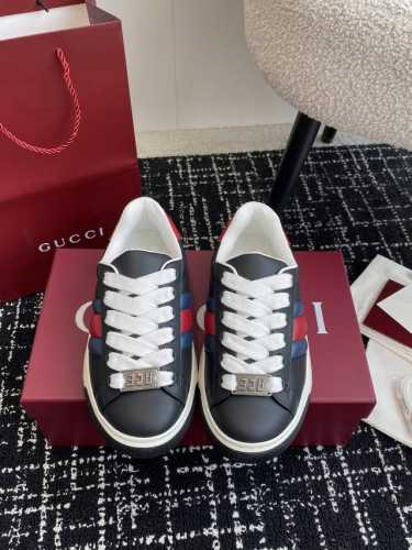 代购级 Gucci古驰 Ace系列 情侣款 面包鞋 织带 厚底 休闲 运动鞋 原版购入开发 最货 广受青睐的Ace系列运动鞋持续演绎品牌核心设计美学 低帮设计结