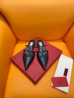 出厂价P 原单代购品质Valentino华伦天奴经典 夏Vlogo Signature平底尖头拖鞋单鞋 鞋型线条流畅.版型超赞上脚舒适.增高.显瘦.拉长腿部线条