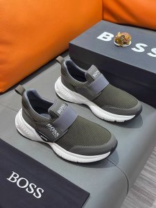 商品名称：Boss 波士 正规码数: 38-44 套脚鞋 商品材料：精选 牛皮鞋面，舒适羊皮内里 ；原厂大底。