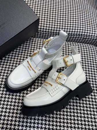 AlexanderWang亚力山大王Carter95防水台厚底镂空乐福鞋，酷酷的～财阀千金既视感，鞋子采用牛皮开边珠设计，内里垫脚羊皮，搭配单个系带开合，鞋面饰 - 点击图像关闭