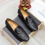 工厂P价 Versace 范思哲 男士新款豆豆鞋上市 原单品质 官网1:1同步头层牛皮皮内里，完美造型顶级品质，橡胶耐磨大底，，鞋型饱满，立体感十足超级百搭 高