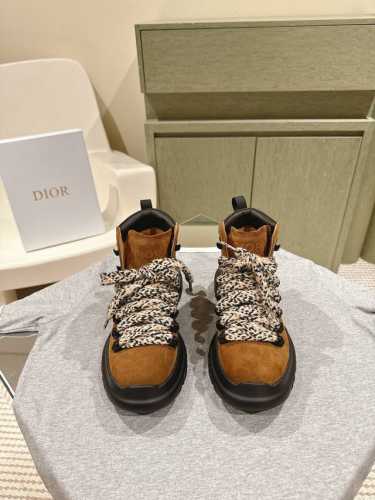 顶级品质 Dior ss24 new arrival～ 迪奥2024秋冬季新款高帮运动鞋 D家大地色系单品！美德拉氛围感拉满 设计简约大气，复古高级，超级好穿