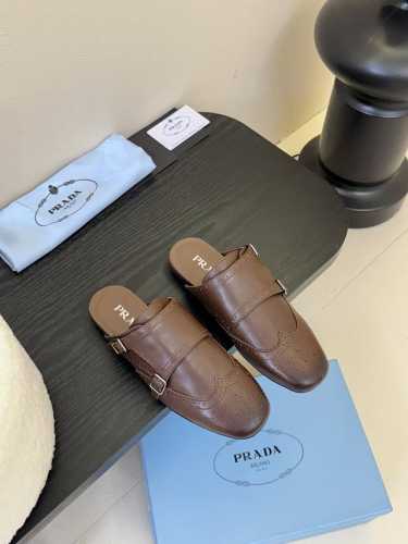 半拖 Prada 25ss 普拉达走秀款复古 双扣 半拖鞋单鞋 乐福鞋爆款！走秀款 复古感时髦满满 随意百搭 时尚休闲 独到味道人人都爱也轻松驾驭 每年都会爆.