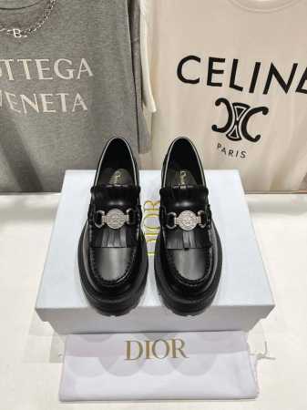 高版本出厂 460 Dior*迪奥D家25Ss早春新款一脚蹬乐福鞋休闲鞋～顶级品质 购入原版，精心打造、只为复刻原版一致、版型超正。各大明星网红纷纷种草的一款美 - 点击图像关闭