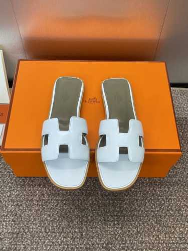 工厂p价p 爱马仕 Hermes 春夏经典款 Oran 拼色工字拖女鞋 H家平底圆头露趾果冻色凉拖鞋 材质：进口小牛皮+水染牛皮内里+意大利真皮大底 Size: