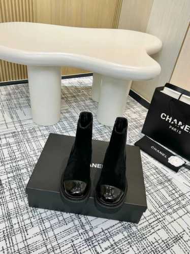 矮 高360顶级版本 Chanel香奈儿 2024专柜顶级厚底骑士靴 这款经典设计；不平凡的拥入了多种配色元素 多元化混搭非常好看百搭，上脚非常轻巧 舒适超级秀
