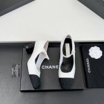 工厂价 顶级品质！Chanel 小香25C早春新品、高跟鞋 粗跟方头玛丽珍单鞋香奶奶家一贯的优雅名媛气质 高级感十足上脚非常nice～极简的配色深入人心~本年度