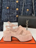 厂价 Hermès 爱马仕经典H厚底凉鞋依旧是永恒经典的H造型 极约复古的设计 浓厚的异域风情厚底在拉长腿方面真的yyds百搭舒适 上脚秒变大长腿！面料采用进口