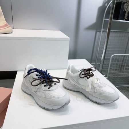 高品质出厂 顶级品质Miu Miu 缪缪 25春夏新款复古擦色老爹鞋厚底休闲鞋 颜值担当火爆款运动鞋 不得不入的一款 做旧时尚 简约高级 随意搭配上脚非常舒适 - 点击图像关闭
