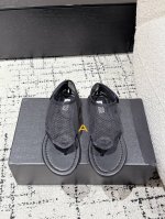 alaia 阿莱呀 25 春夏季新款 明星同款 夹趾 渔网鞋 芭蕾舞鞋 轻盈透气 夏日松弛美学透气网面日月光倾泻 交织出若隐若现的透感美学 网面设计 呼吸感拉满