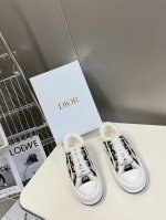 Dior迪奥秋冬最新走秀款休闲厚底布鞋 专柜一鞋难求 金智秀同款超多网红明星种草 上脚炒鸡百搭、太古汇正品购入开发 高端定制鞋面材料、3D电绣纹立体布面，真羊毛