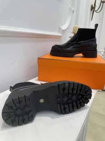 爱马仕 HerméS 中性短靴 撞色拼接设计 考究精湛的工艺 玩转对比鲜明的皮料与色彩 都市风格 妥妥的奢侈品C位 开边珠鞋面搭配包裹弹力布 方便穿脱 原版撞色 - 点击图像关闭