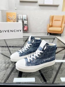 j 顶级代购 纪 炸街情侣高帮靴子新品来袭，超人气运动爆款专柜新款，原厂配置意大利进口牛皮搭配布面料，经典的外观搭配新底更加潮达人，进口水染牛皮内里垫，透气舒适
