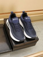 工厂 Boss 原版经典款休闲鞋本款是官方主打经典款，1:1质量，原厂名师制作，鞋面进口原版布搭配原版皮革制作舒适羊皮垫脚。完美楦型，大方时尚的设计，吸引了众多