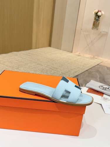 爱马仕Hermes，真皮大底 出厂价 顶级版本！原版开发 鞋面：牛皮 内里垫脚 羊皮 大底：意大利真皮大底 码数：34-43注 34 41 42 43 码定做