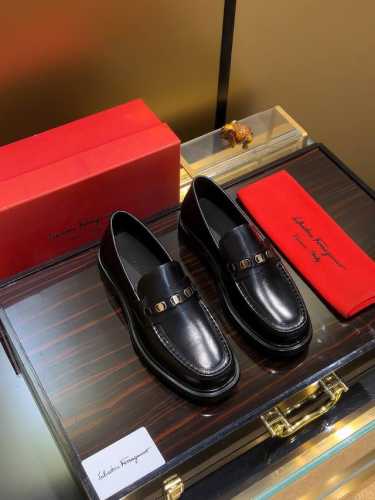 商品名称：Ferragamo 菲拉格慕 正规码数: 38-44 皮鞋 商品材料：精选 牛皮鞋面，舒适牛皮内里；原厂大底。