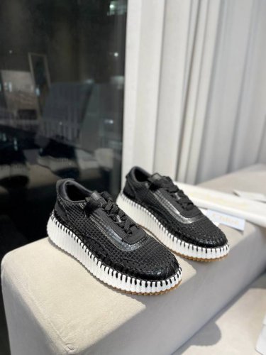 2044春夏chloe 克洛伊nama Sneaker彩虹系列运动鞋、容祖儿和孙怡宋茜明星同款、原材料是可再生物料制作、全手工缝马克线、肉眼可见皆是手工制造、环