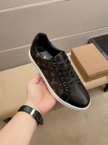 实 ，品牌Louis Vuitton，Lv专注高端，官网新款男士休闲，驾车鞋专柜爆款顶级原单品质，真材实料，只卖懂货的你，原单南非进口头层牛皮 ， 头层羊皮里，