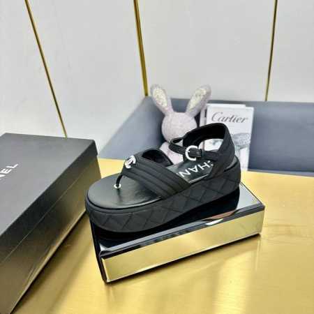 出厂价 Chanel 25S小香春夏新款火爆厚底休闲凉鞋 非常火爆 非常难买的一款鞋全网最火的厚底凉鞋 可想而知小香控不可错过的 颜值与舒适并存的 简约百搭厚底 - 点击图像关闭