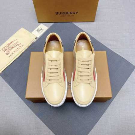 新款 Burberry 巴宝莉新款经典条纹布搭配进口牛皮，羊皮内里非常舒适，原版大底，两色选、细节决定品质，欢迎对比，码数：38-44 编号019 - 点击图像关闭