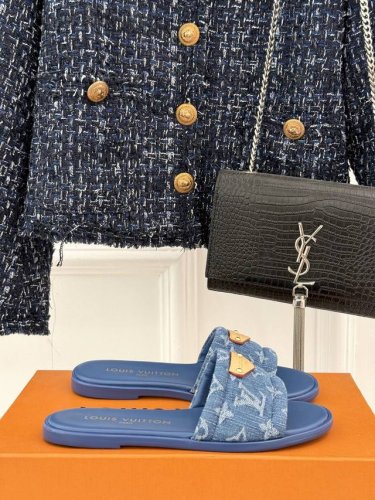 L*V驴家25C春夏新品 印花懒人拖鞋 面料采用原版定制布料 内里垫脚均为羊皮 意大利进口牛皮大底 Size：35-39 40 41定制