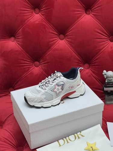 独家实拍 顶级版本 24Ss 迪奥 Dior Chrono 新款休闲运动鞋跑鞋老爹鞋 真的酷毙了 未来感十足 真的好飒 再次演绎了迪奥酷时尚的理念 幸运星为你加