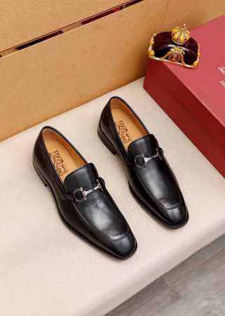 商品商标：Ferragamo 菲拉格慕 休闲皮鞋 正码码数 38-44 45订制 商品材料：精选 进口头层小牛皮鞋面+奢华五金扣，进口水染牛皮内里。强烈立体视觉 - 点击图像关闭