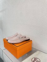Hermes爱马仕 半拖 经典五金 小H系列 高定版 藕粉色小牛皮 话不多说 品质先来 原版1:1开模 原版五金 原版大底 清晰压印Logo垫脚 意大利进口真皮