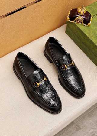 商品商标：Gucci 古驰 休闲皮鞋 正码码数: 38-44 45订制 商品材料：精选 进口头层小牛皮压花鞋面+奢华五金扣，进口水染牛皮内里。强烈立体视觉效果， - 点击图像关闭