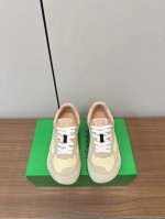 bottega Veneta｜Bv葆蝶家 25Ss新款 阿甘鞋 德训运动鞋 男码+10 Sneaker科技尼龙和绒面打造，灵感来自复古球鞋，全新演绎经典运动鞋，