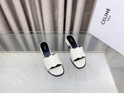Celine 凯旋门 25ss 春夏新款 拖鞋Celine凯旋门 25ss 春夏新款 包头半拖穆勒拖鞋高级感十足 网红ins 种草神器、非常复古风、气场十足单品