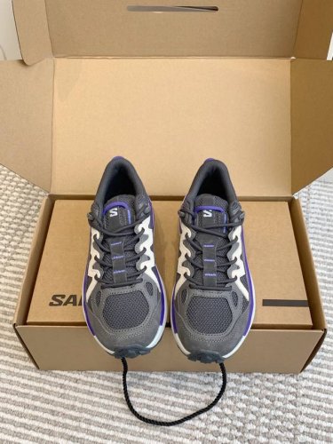 P440 代购级Salomon 萨洛蒙情侣款 厚底登山鞋运动鞋~~ 雷军同款Salomon 户外越野运动鞋~~ 配備柔軟的緩震泡棉中底，鞋底採用了Advance