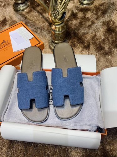 出厂价Pp男款：380 品牌：Hermes 编号：H80188-000 码数：39-46 45 46 订做不退不换 鞋底材质：真皮大底全真皮沿边而且鞋底是透染的