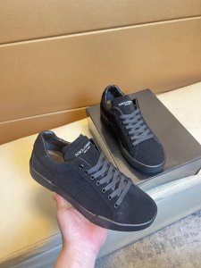 d2 顶级代购男士Hk专柜同步发售。鞋底：原厂特供原版底，独家活动底超级舒适，原厂跟单货，高品质多色拼接设计做工精致细腻，独一无二， 真皮，羊里细节决定品质、我