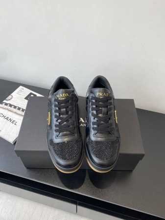 女 男 Prada 普拉达 新款休闲运动鞋 板鞋 情侣款顶级原版1:1版本 可对比市场任意版本 全部定制材料 独家开模大底 细节全部对版出货 连包装也做到跟正品 - 点击图像关闭