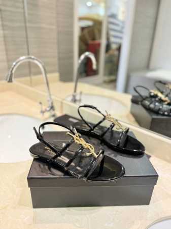 工厂直销 Saint Laurent 圣罗兰 Ysl爆款高跟凉鞋。金属Logo凉鞋顶级品质，鞋面进口牛漆皮 牛皮，垫脚羊皮，意大利真皮大底。平底，Size 35 - 点击图像关闭