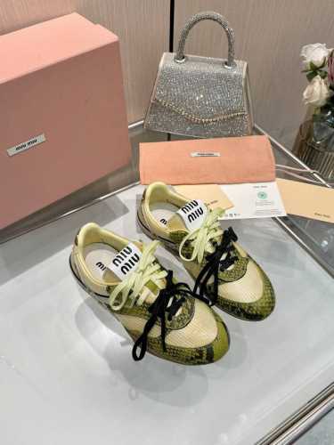 miumiu 先出女款.Size：女35-40 缪缪Miumiu 2025Vs春夏新款休闲鞋系列 专柜主打最新款 休闲鞋硬货上新 代购级别！高级感十足！国内外博