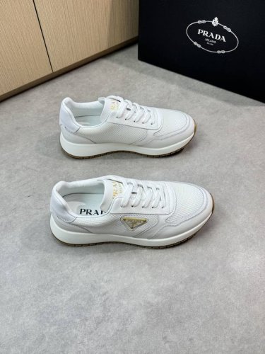 prada 普拉达 -高端品质 原单休闲运动鞋 -鞋面 纳帕小牛皮 品牌高丝光帆布 鞋身车缝品牌金属扣件 鞋舌丝印高周波品牌Logo -内里 水染牛皮 -大底