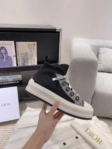 胶片款出厂290，Dior New Arrival～ Cd家经典飞织运动鞋新品 超级好穿的鞋鞋，搭配厚底造型，简直焕发新生，太好看了吧 顶级精品 35-41