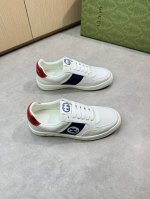 gucci 古驰 -高端品质 原单休闲运动板鞋 -鞋面：纳帕小牛皮、品牌高丝光帆布、鞋身车缝品牌织带、鞋舌.后跟；丝印品牌Logo图腾 -内里：水染牛皮 -大底