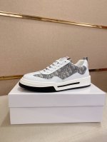 工厂p价 迪奥 Dior 新款休闲运动风男鞋 全新春夏季款设计 完美做工 系带懒人款打造装柜品质 鞋面 进口头层牛皮 网布内里柔软舒适 超轻Tpu耐磨大底 简约
