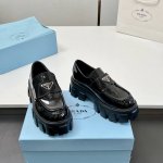 情侣款 女 男20 牛漆皮 PRADA 普拉达走秀新品三角标松糕鞋！小皮鞋、乐福鞋上脚无敌好看简直万种搭配，随意穿搭拿捏的稳稳的，hold的各种穿搭场合简直就是