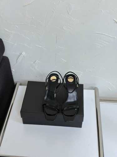 350 Ysl新季系列单品，时尚感满满的后绑带凉鞋，设计以极简轮廓呈现，勾勒自信迷人的凌厉线条，演绎强势性感的巴黎女郎形象35-39码 跟高9Cm