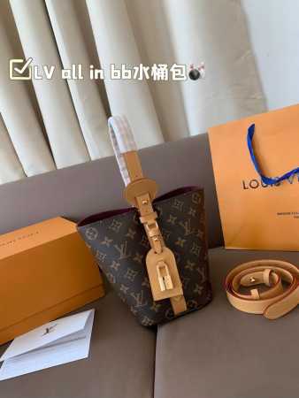 配折叠盒子Lv All In Bb水桶包 Lv尤物值得收藏，又可以搭配俏皮可爱下次想试试洒脱一点穿搭彩色老花 五彩缤纷的少女心满出来这只包适配乐开了花的心情 尺 - 点击图像关闭