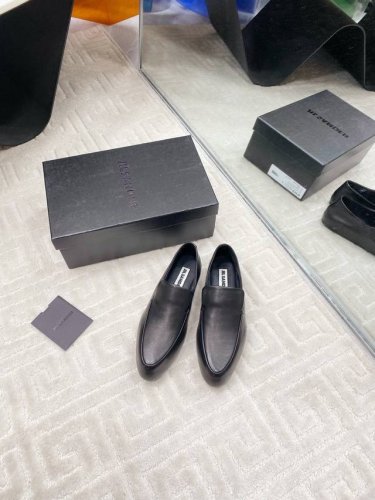 出厂价P P340 Jil Sander新款圆头光面单鞋 复古玛丽珍 羊皮舒适 圆口平底 重工金属铆钉单鞋 复刻工艺 顶级品质 面料：进口绵羊皮 内里：羊皮 鞋